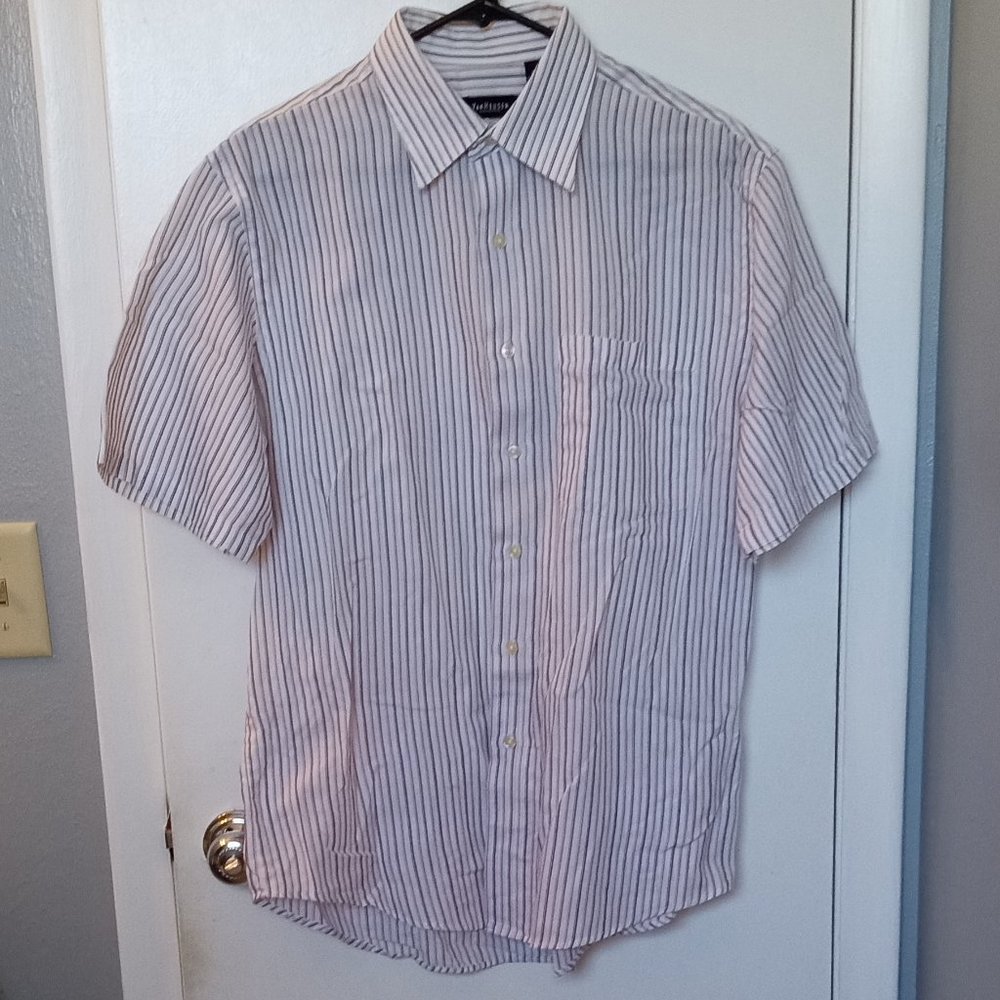 VAN HEUSEN MENS SHIRT MEDIUM SHORT SLEEVE 15"-15.5" NECK BROWN TAN WHITE STRIPES